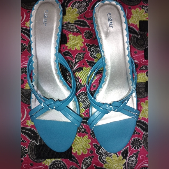 Fioni Strapless Heels - Picture 12 of 15